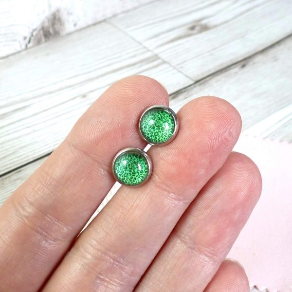 10mm emerald green studs on hand