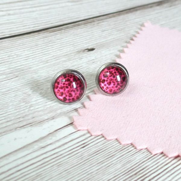10mm pink studs on wooded background
