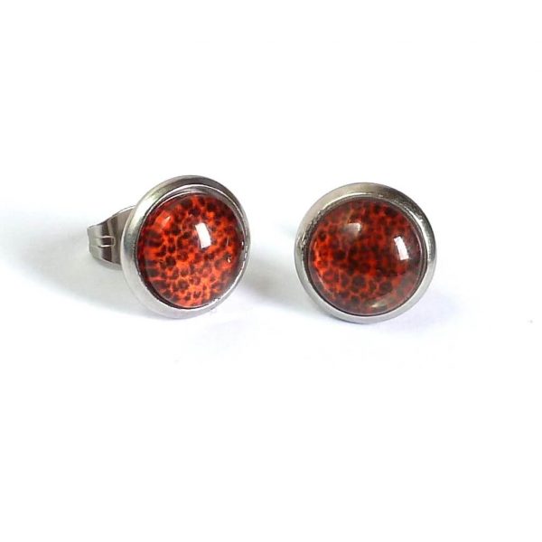 10mm red studs on white